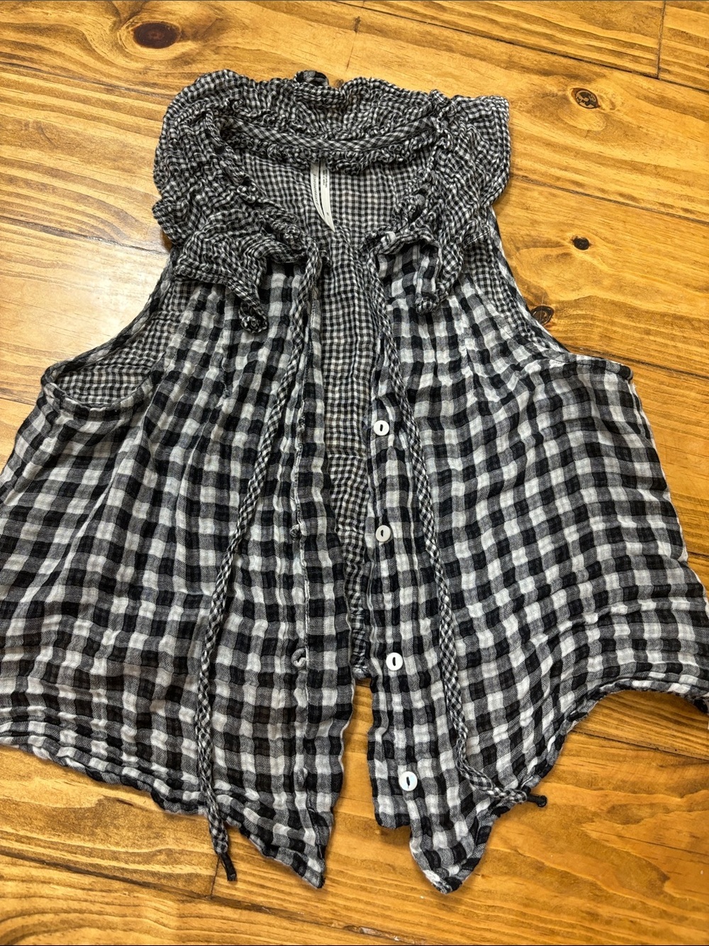 Anthropologie Size XS 100% Cotton Black & White Gingham Ruffled Top